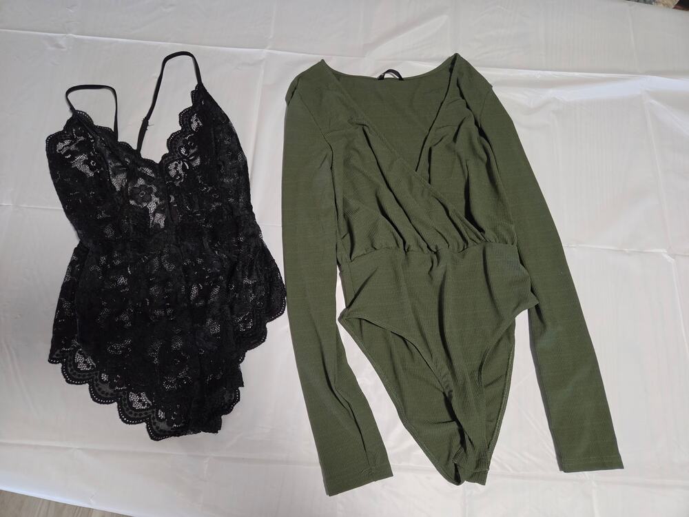 2 Bodysuit Lot, Size Medium